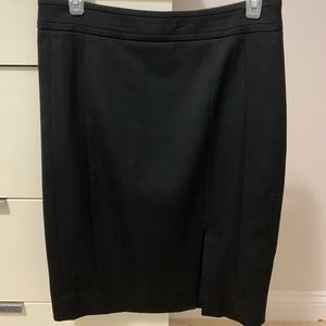 WHITE HOUSE BLACK MARKET BLACK PENCIL SKIRT